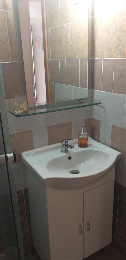 Apartment Beautiful Črni Kal Esterno foto